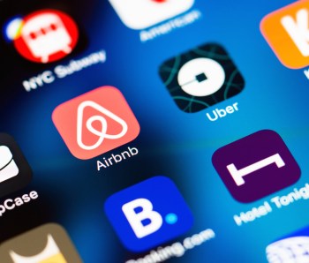 Airbnb-travel-apps