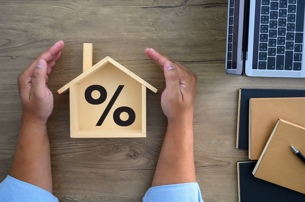 Mortgage rates record low