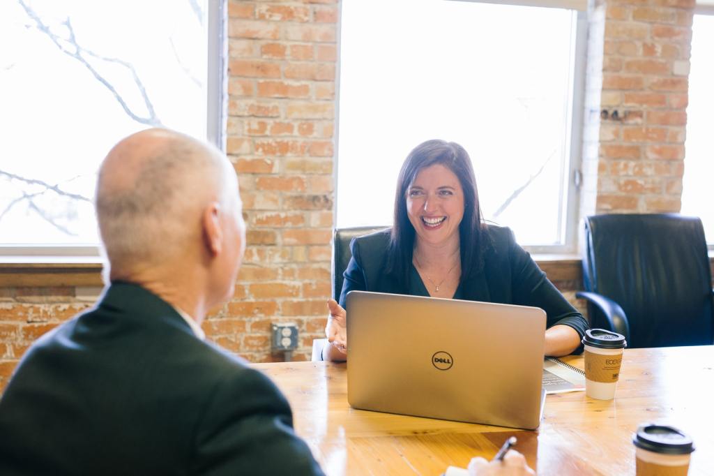 meeting2people_unsplash