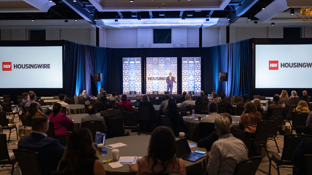 The main stage at HousingWire's 2023 housing conference_1