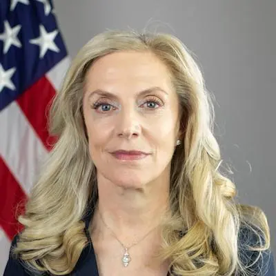 Official portrait of Lael Brainard, director of the National Economic Council and assistant to the president on economic policy.