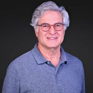 Andrew Davidson headshot